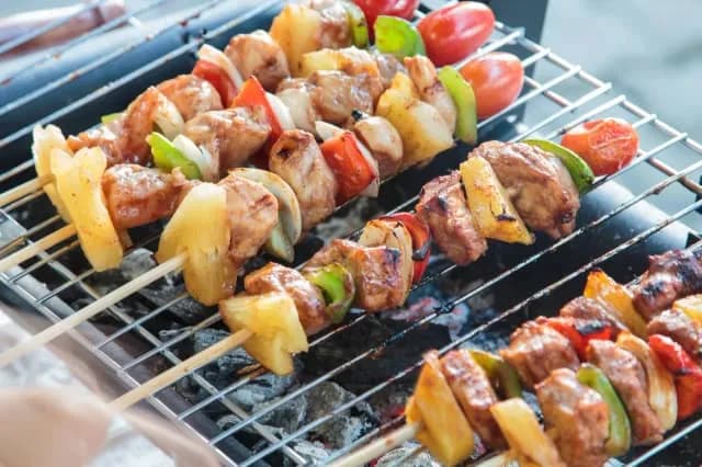 Co się daje do szaszłyków? Odkryj najlepsze składniki i przepisy Co się daje do szaszłyków? Odkryj najlepsze składniki i przepisy