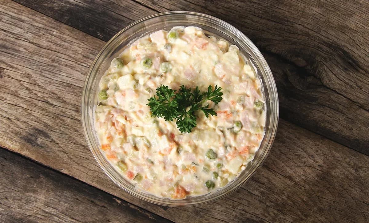 Sałatka jarzynowa - odkryj jej rosyjskie pochodzenie i historię Sałatka jarzynowa - odkryj jej rosyjskie pochodzenie i historię