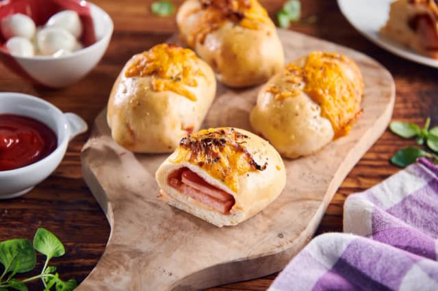 Co zrobić z ciasta na pizzę? 6 kreatywnych przepisów na przekąski Co zrobić z ciasta na pizzę? 6 kreatywnych przepisów na przekąski