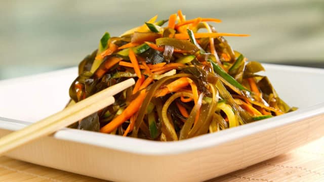 Sałatka wakame jak zrobić – prosty przepis na zdrową sałatkę Sałatka wakame jak zrobić – prosty przepis na zdrową sałatkę