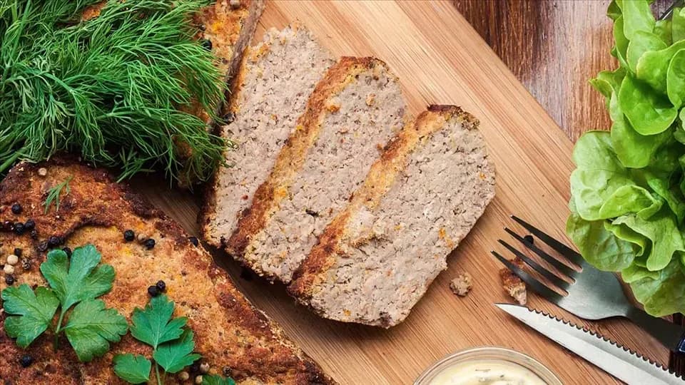 Przepis na pasztet drobiowy, który zaskoczy Twoich gości smakiem Przepis na pasztet drobiowy, który zaskoczy Twoich gości smakiem