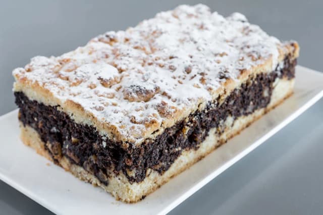 Najlepszy przepis na makowiec na ucieranym cieście, który zachwyci każdego Najlepszy przepis na makowiec na ucieranym cieście, który zachwyci każdego