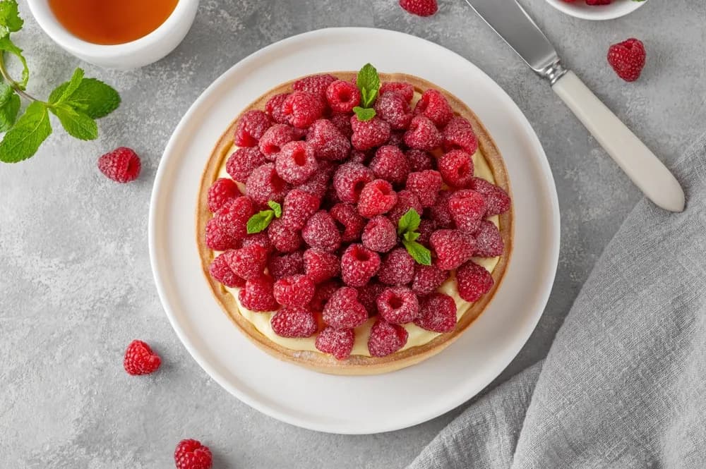 Pyszne ciasta z malinami przepis, które zachwycą każdego smakosza Pyszne ciasta z malinami przepis, które zachwycą każdego smakosza