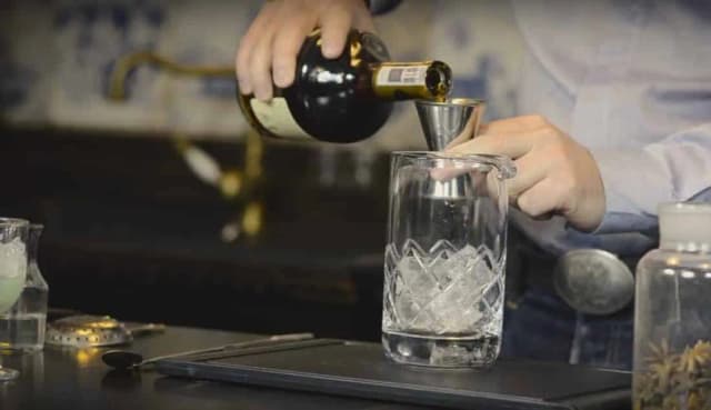 Odkryj sekrety sazerac drink – przepis, historia i ciekawostki Odkryj sekrety sazerac drink – przepis, historia i ciekawostki