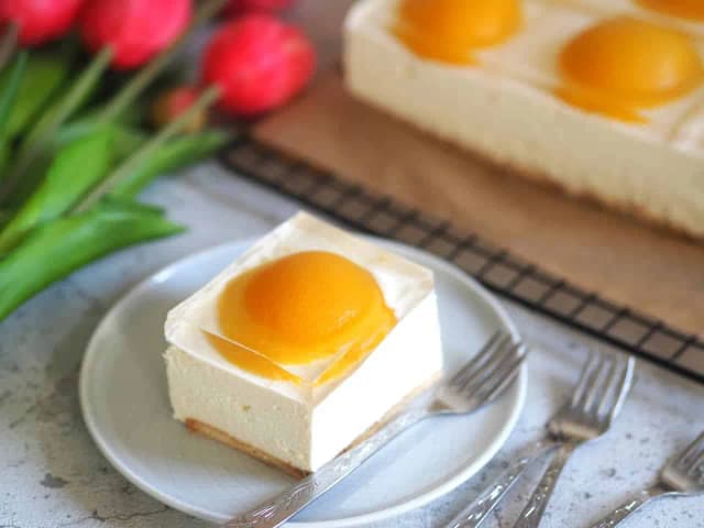 Łatwy przepis na ciasto jajko sadzone Joli - idealne na Wielkanoc Łatwy przepis na ciasto jajko sadzone Joli - idealne na Wielkanoc