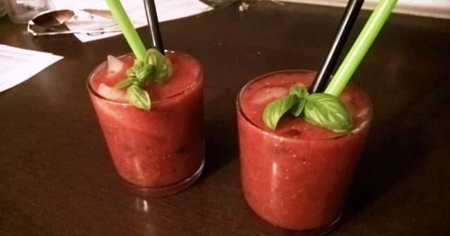 Najlepsze drinki z bazylią, które zachwycą Twoje kubki smakowe Najlepsze drinki z bazylią, które zachwycą Twoje kubki smakowe