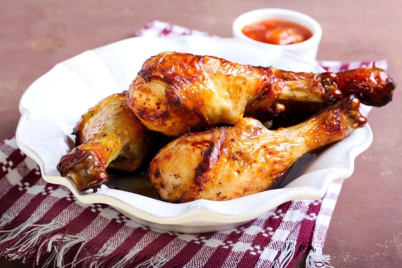 Jak upiec pałki z kurczaka, aby były soczyste i chrupiące? Jak upiec pałki z kurczaka, aby były soczyste i chrupiące?