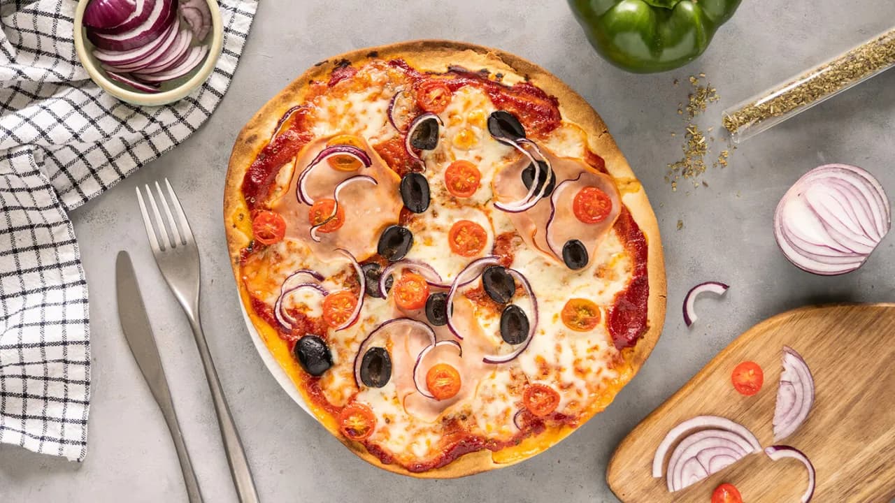 Jak długo piec gotowy spód do pizzy, aby uniknąć zakalca? Jak długo piec gotowy spód do pizzy, aby uniknąć zakalca?