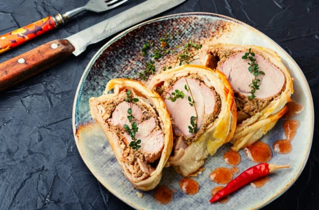 Przepis z ciasta francuskiego na obiad – proste i smaczne pomysły Przepis z ciasta francuskiego na obiad – proste i smaczne pomysły