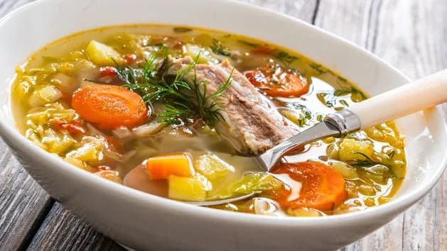 Jak długo gotować żeberka w zupie, aby były idealnie miękkie? Jak długo gotować żeberka w zupie, aby były idealnie miękkie?