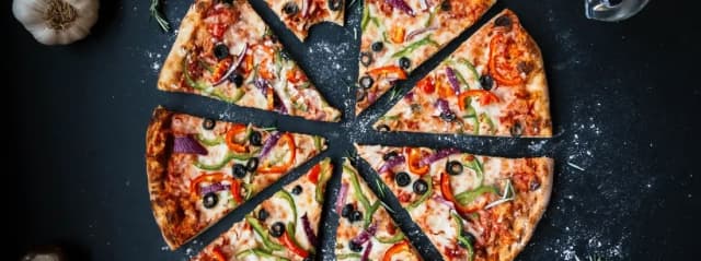 Jak piec pizzę w piekarniku z termoobiegiem, by uniknąć przypalenia Jak piec pizzę w piekarniku z termoobiegiem, by uniknąć przypalenia