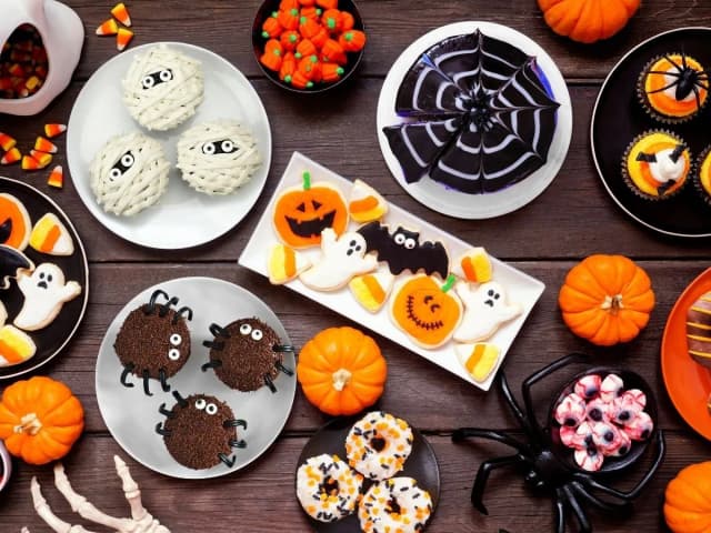 Najlepsze przepisy na ciasta na Halloween, które zaskoczą gości Najlepsze przepisy na ciasta na Halloween, które zaskoczą gości