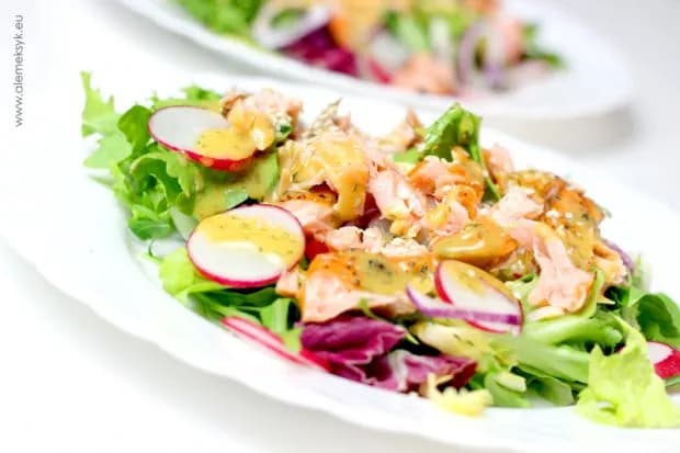 Jaki sos do sałatki z łososiem? Odkryj najlepsze przepisy na smaki Jaki sos do sałatki z łososiem? Odkryj najlepsze przepisy na smaki