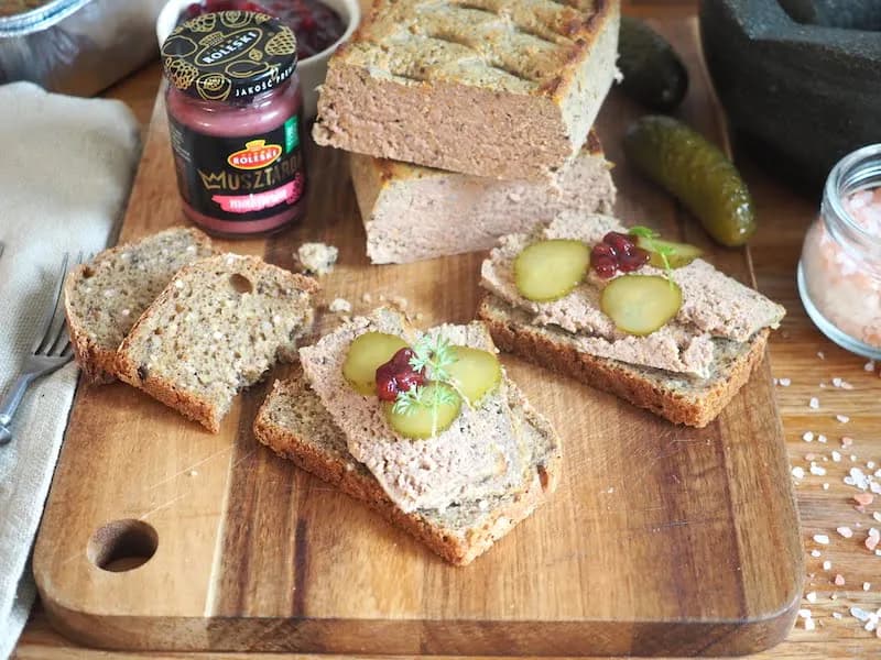 Pasztet drobiowy z mięsa z rosołu – prosty sposób na wykorzystanie resztek Pasztet drobiowy z mięsa z rosołu – prosty sposób na wykorzystanie resztek