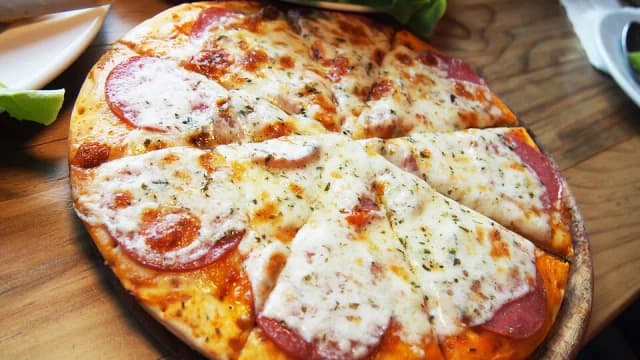 Jaki ser na pizzę? Odkryj najlepsze rodzaje i ich smaki Jaki ser na pizzę? Odkryj najlepsze rodzaje i ich smaki