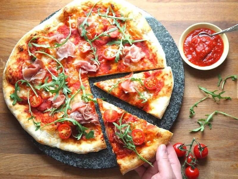 Ciasto na pizzę jak z pizzerii – proste przepisy na idealne ciasto Ciasto na pizzę jak z pizzerii – proste przepisy na idealne ciasto