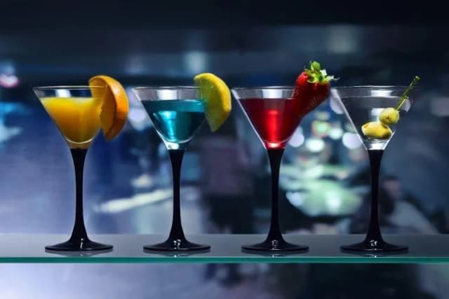 Najlepsze przepisy na martini extra dry drink, które musisz spróbować Najlepsze przepisy na martini extra dry drink, które musisz spróbować