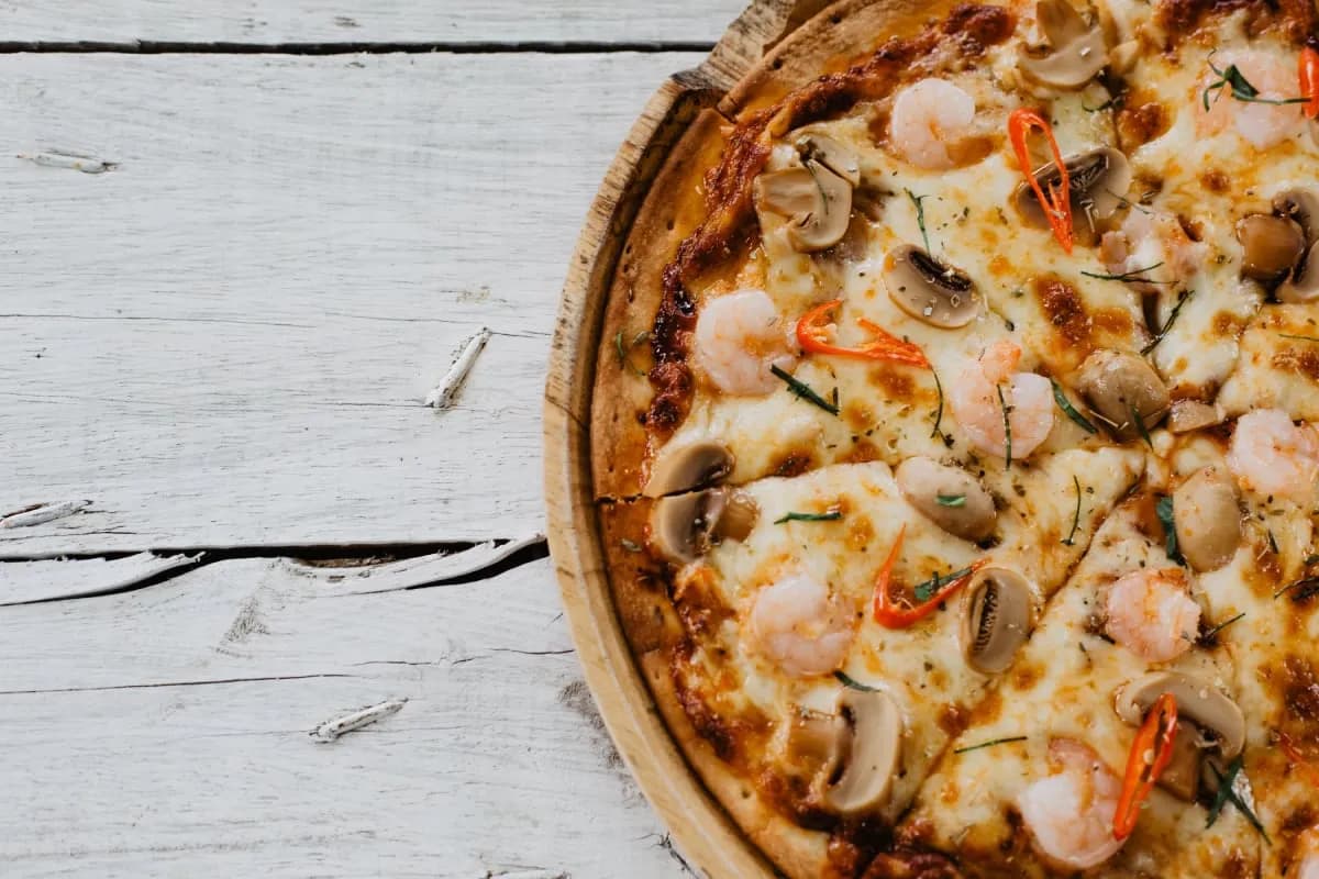 Szybki przepis na ciasto na pizzę, które nie wymaga wyrastania Szybki przepis na ciasto na pizzę, które nie wymaga wyrastania