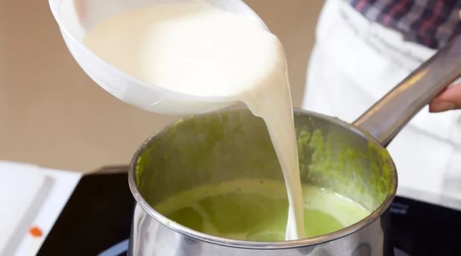 Co zamiast śmietany do zupy? Odkryj zdrowe i smaczne zamienniki Co zamiast śmietany do zupy? Odkryj zdrowe i smaczne zamienniki