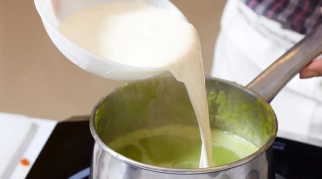 Co zamiast śmietany do zupy? Odkryj zdrowe i smaczne zamienniki Co zamiast śmietany do zupy? Odkryj zdrowe i smaczne zamienniki