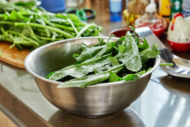 Ile kalorii ma zupa szczawiowa? Zaskakujące wartości kaloryczne Ile kalorii ma zupa szczawiowa? Zaskakujące wartości kaloryczne