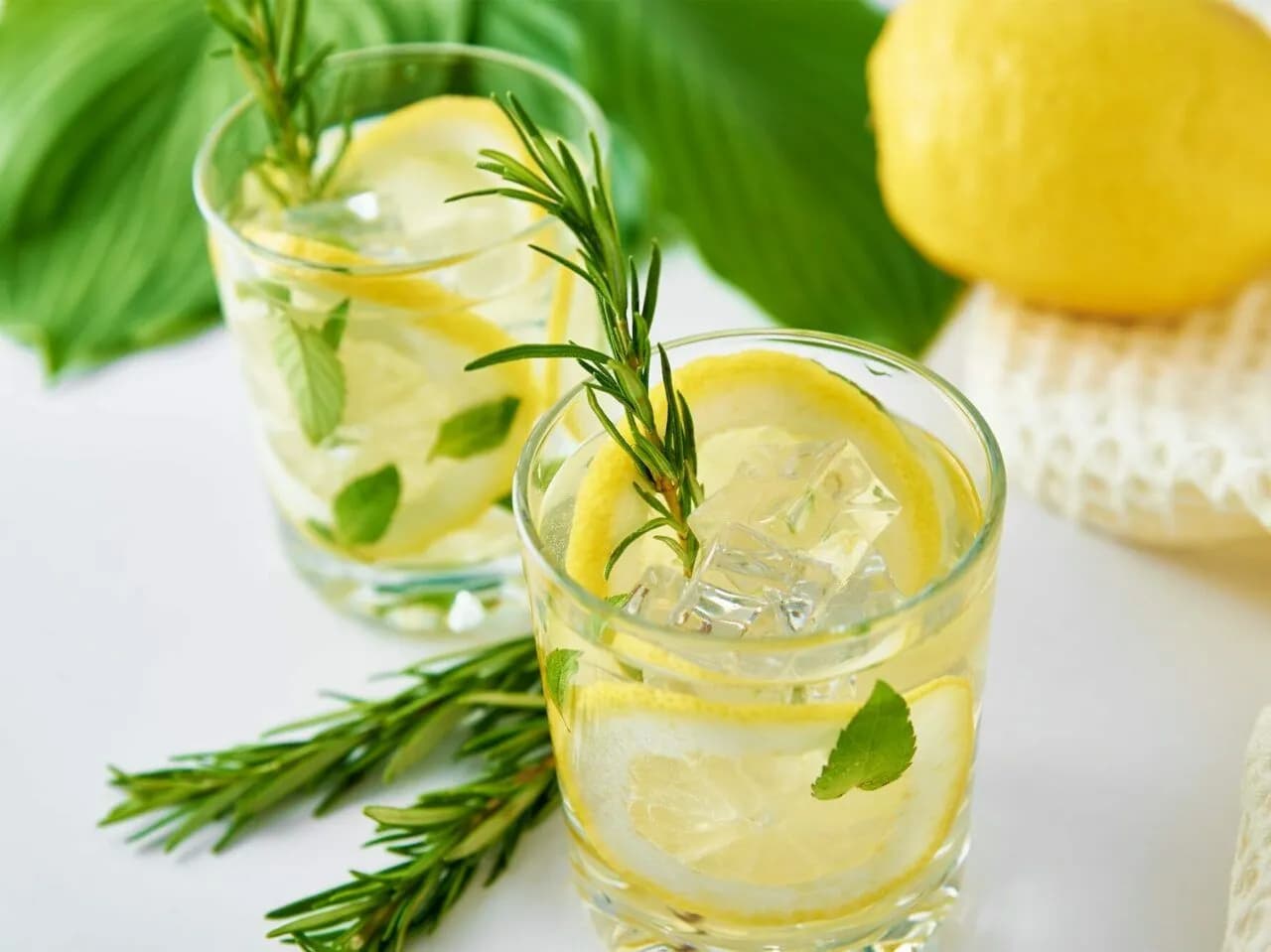 Pyszne drinki z cytrynówką, które zaskoczą Twoich gości Pyszne drinki z cytrynówką, które zaskoczą Twoich gości